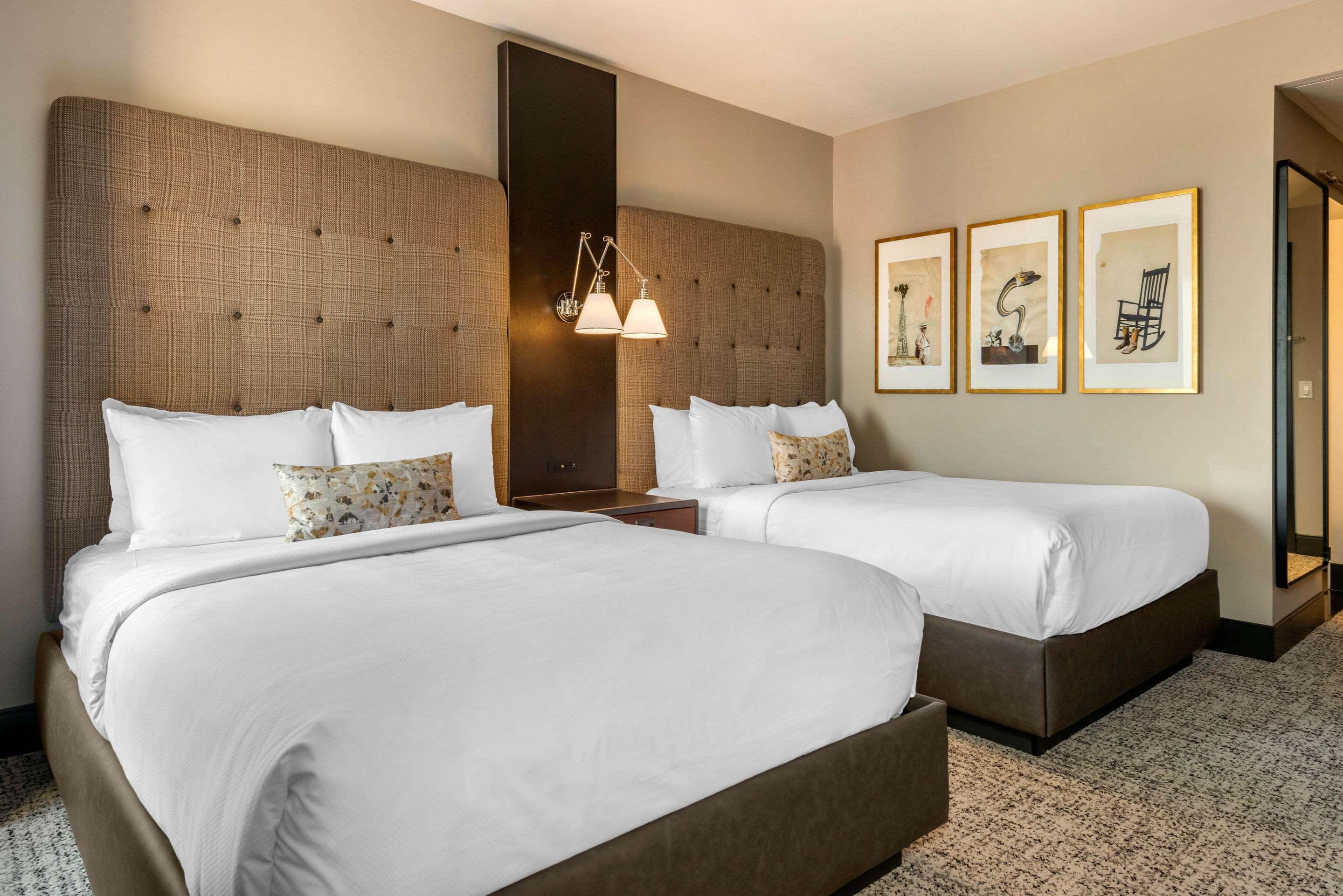Cambria Hotel Houston Downtown Convention Center Екстериор снимка