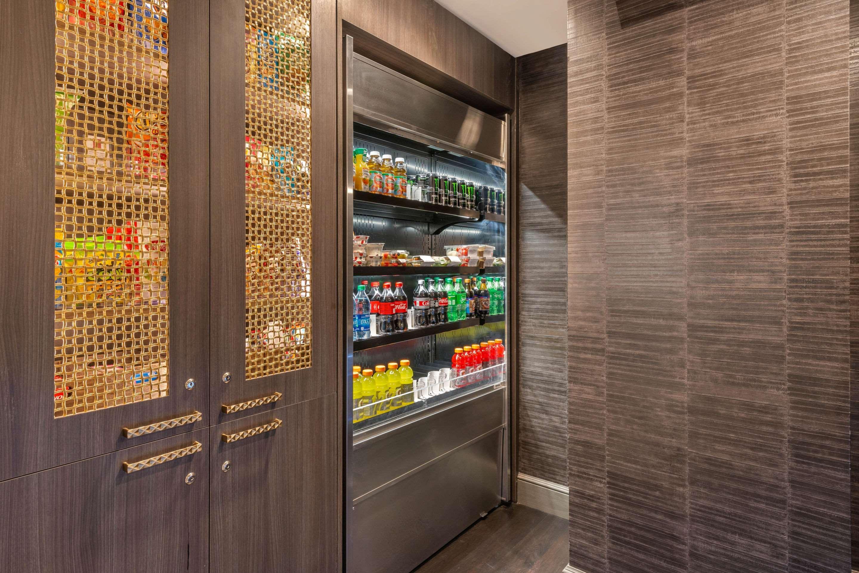 Cambria Hotel Houston Downtown Convention Center Екстериор снимка