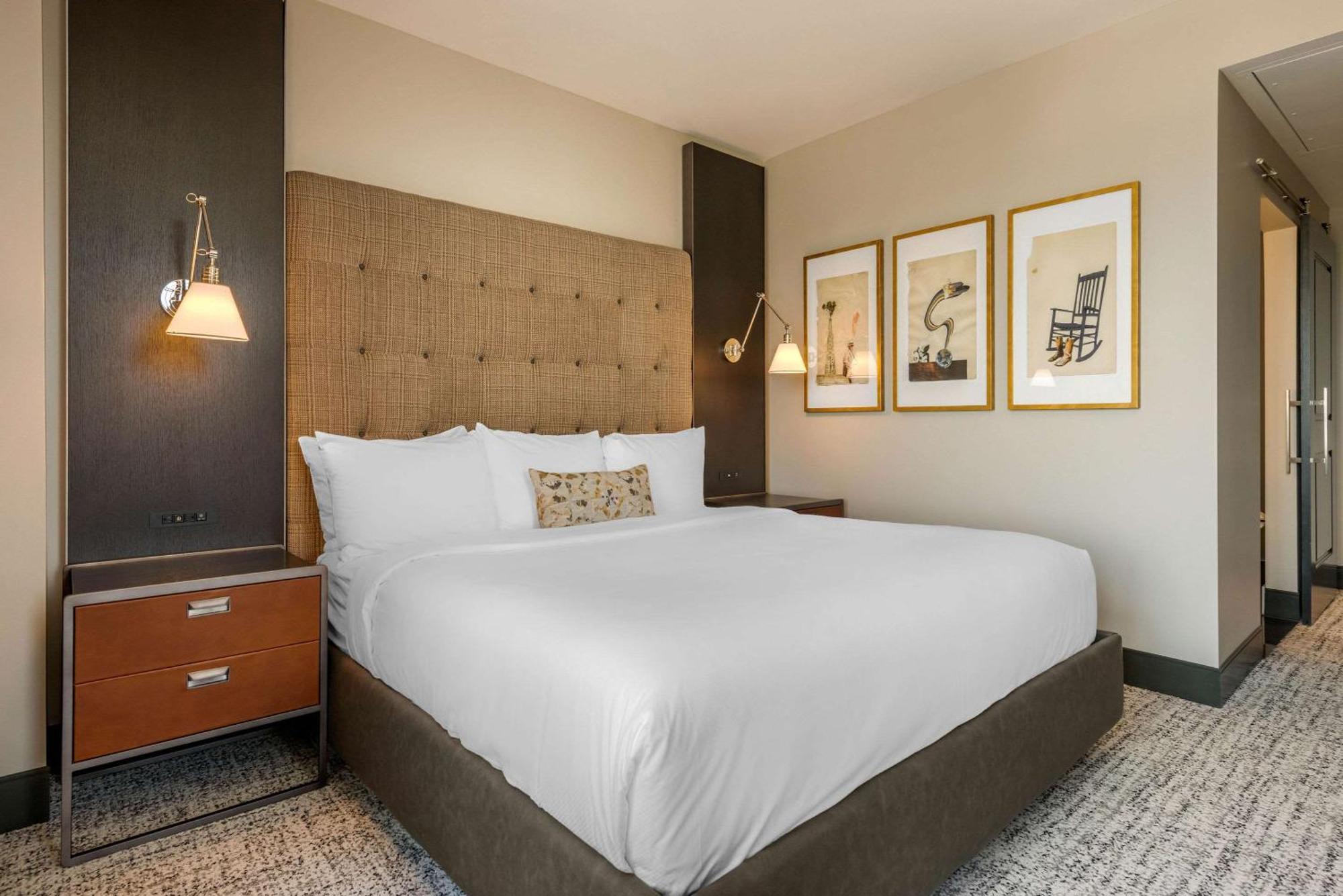 Cambria Hotel Houston Downtown Convention Center Екстериор снимка
