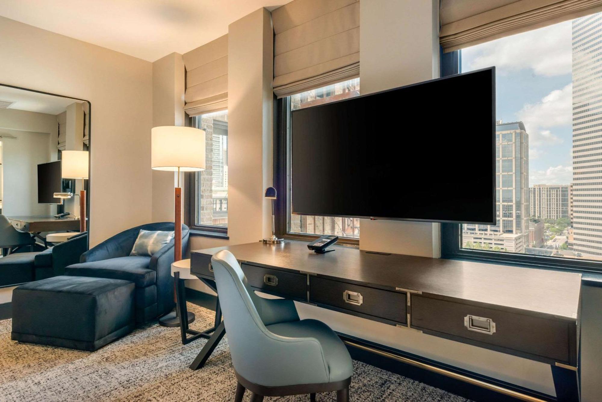 Cambria Hotel Houston Downtown Convention Center Екстериор снимка