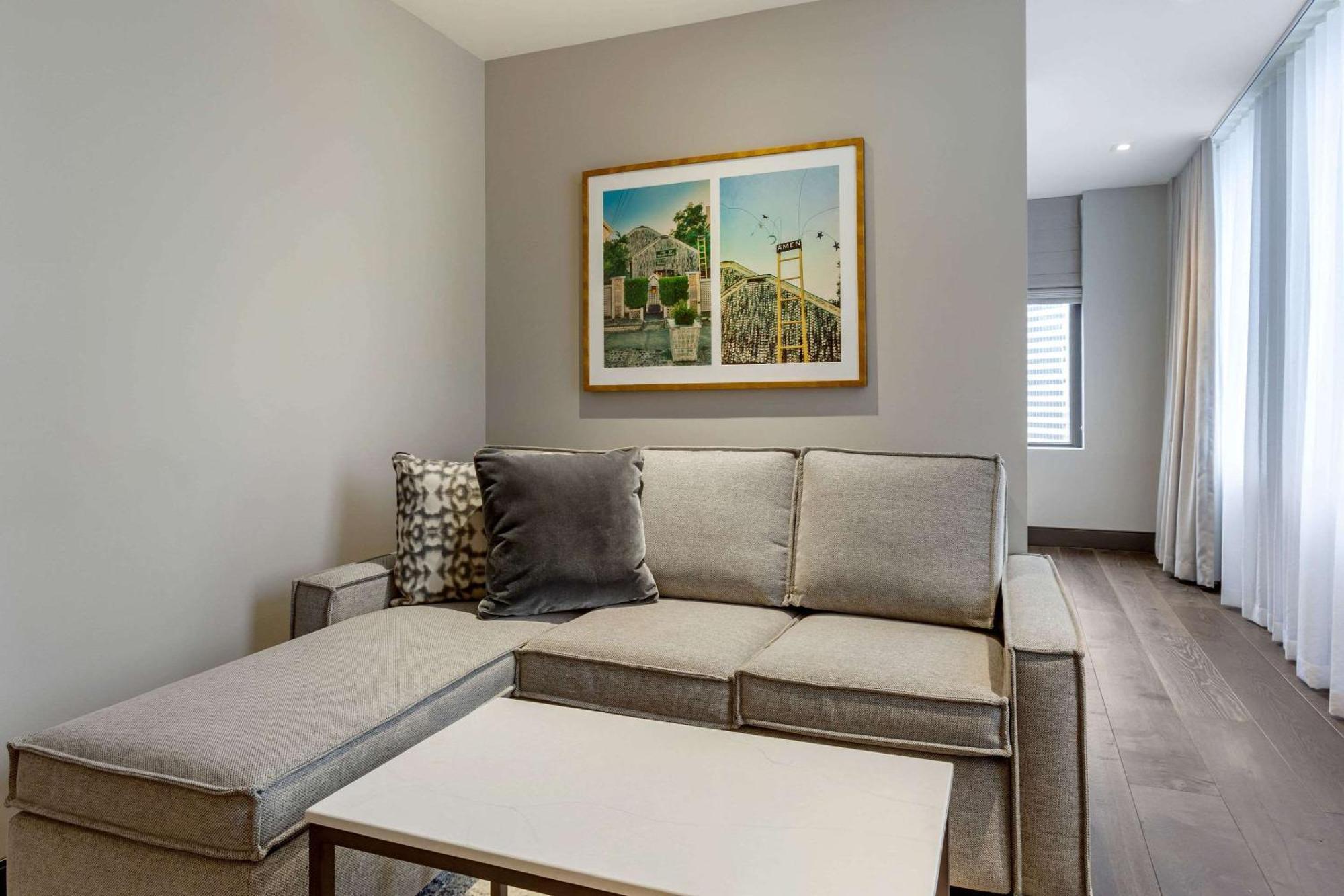 Cambria Hotel Houston Downtown Convention Center Екстериор снимка