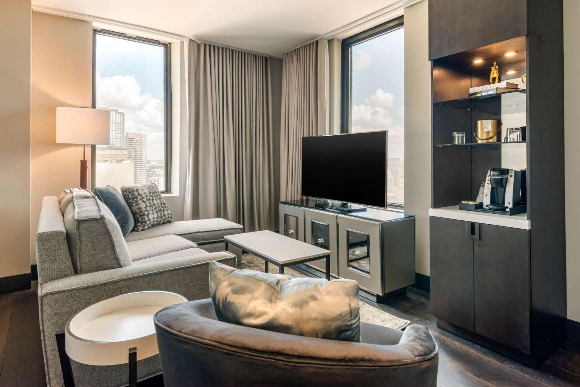 Cambria Hotel Houston Downtown Convention Center Екстериор снимка
