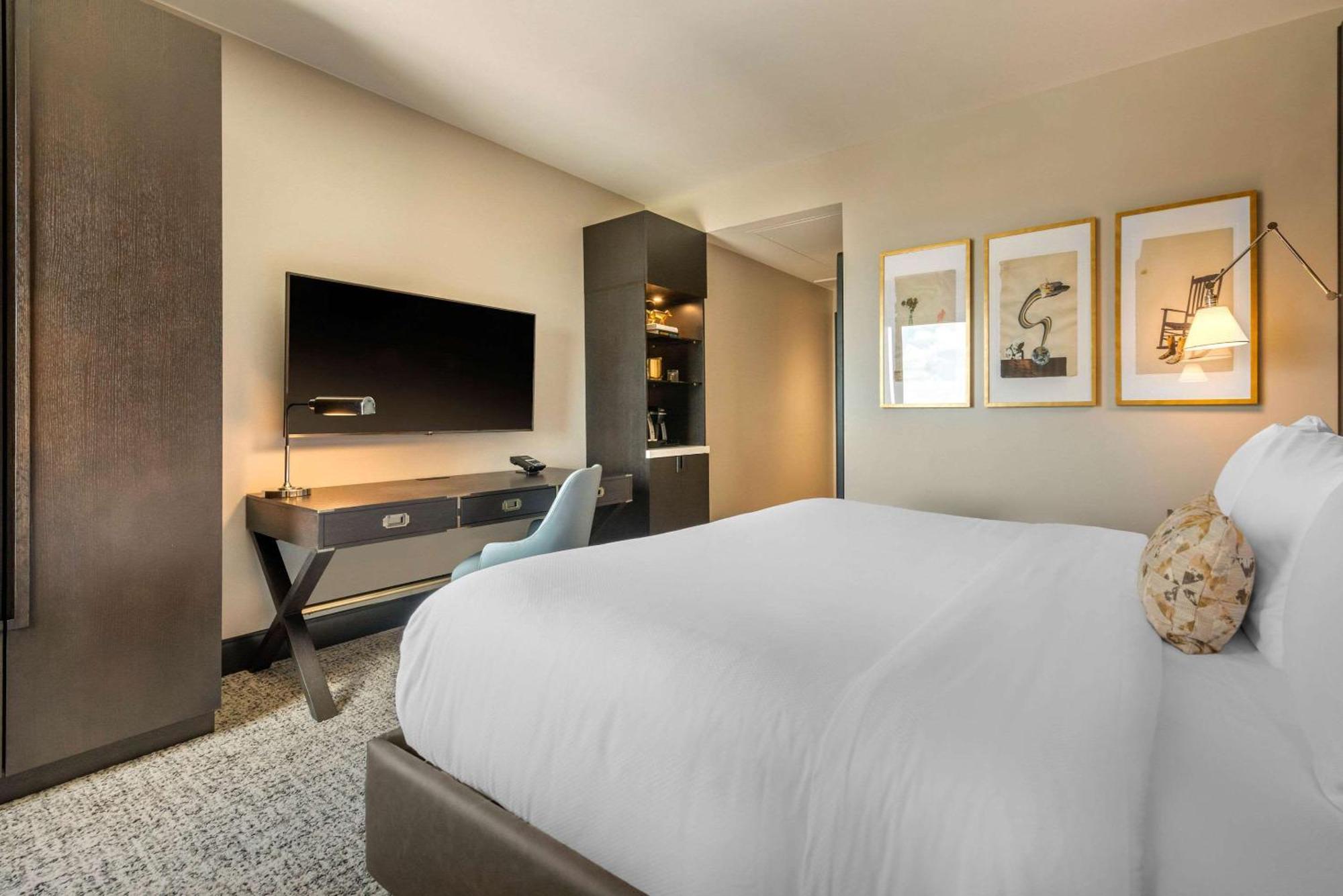 Cambria Hotel Houston Downtown Convention Center Екстериор снимка