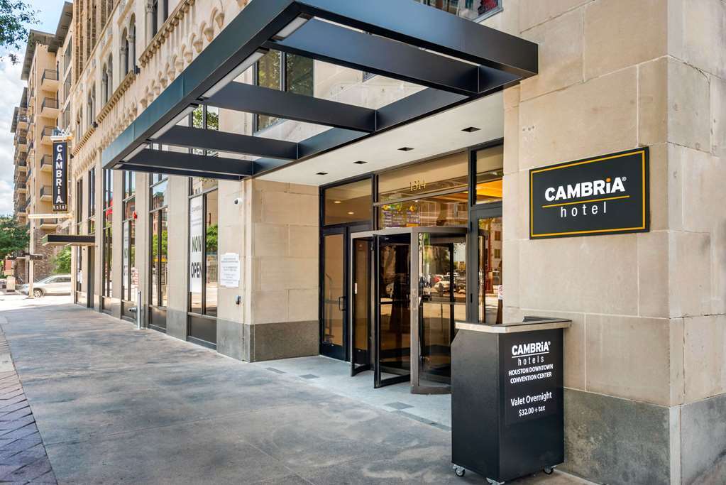 Cambria Hotel Houston Downtown Convention Center Екстериор снимка